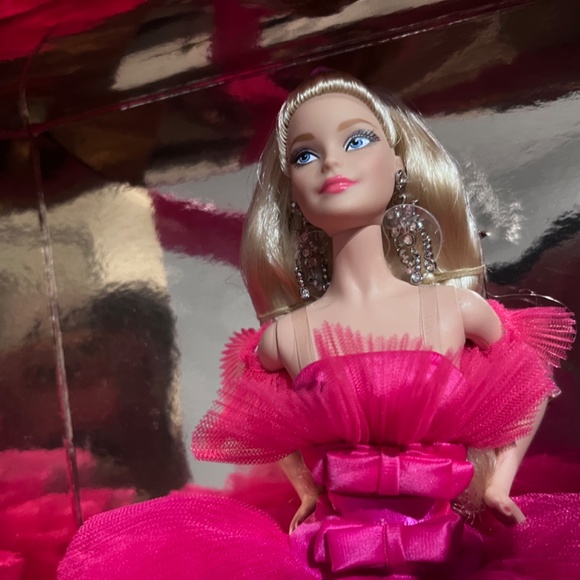 Barbie GTJ76 Signature Pink Collection Doll - Picture 2 of 4